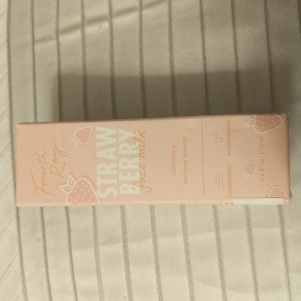 NWT Fourth Ray Strawberry Face Milk